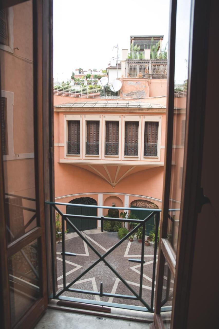 Bed and Breakfast Trevi Portrait Roma Esterno foto